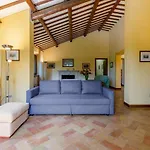 R24 - Casa Glicine . *