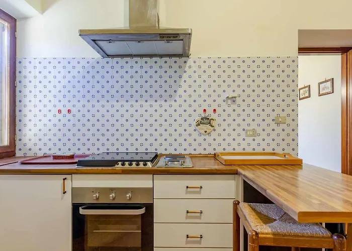 R24 - Casa Glicine . * Numana