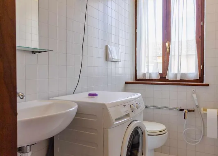 R24 - Casa Glicine . Numana